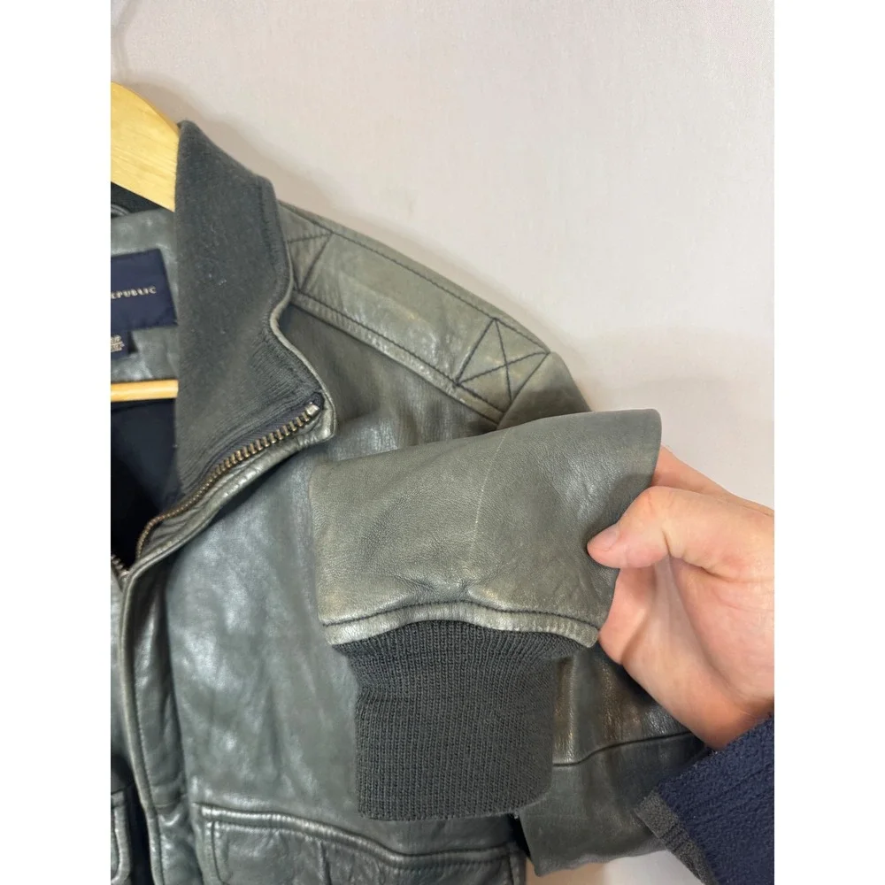 VIntage Banana‎ Republic Mens Leather Bomber Jacket Sage Green Grey S Full Zip